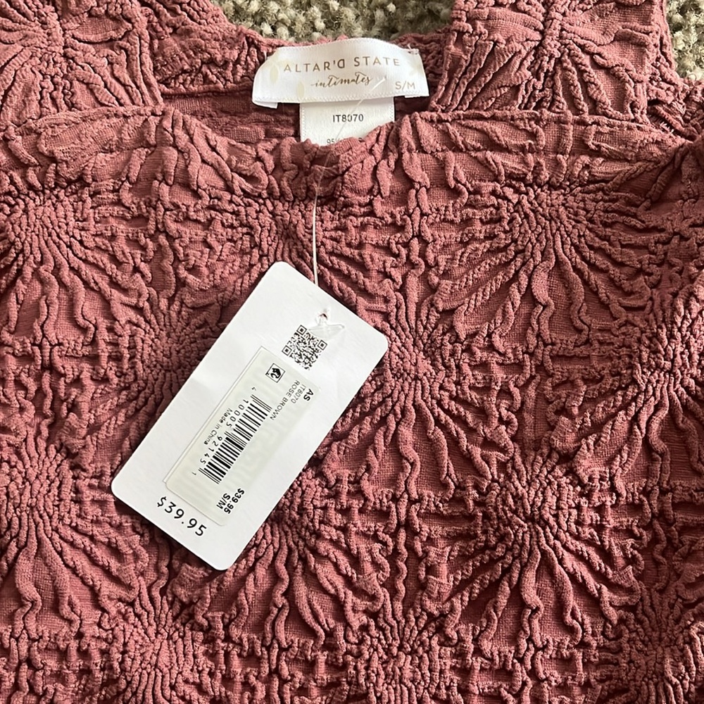 pink alterd state tank - Picture 2 of 2